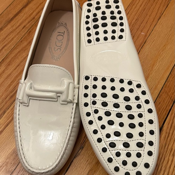 Tod's Double T Patent White Leather Women’s Loafers - Picture 4 of 7